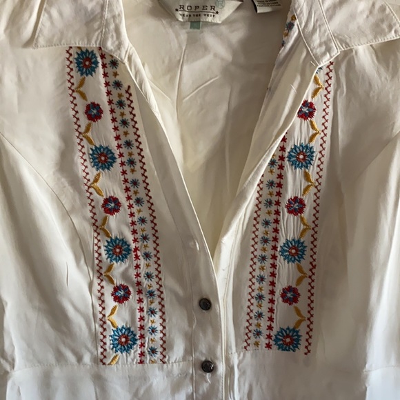 Women’s Roper Blouse - Picture 2 of 7
